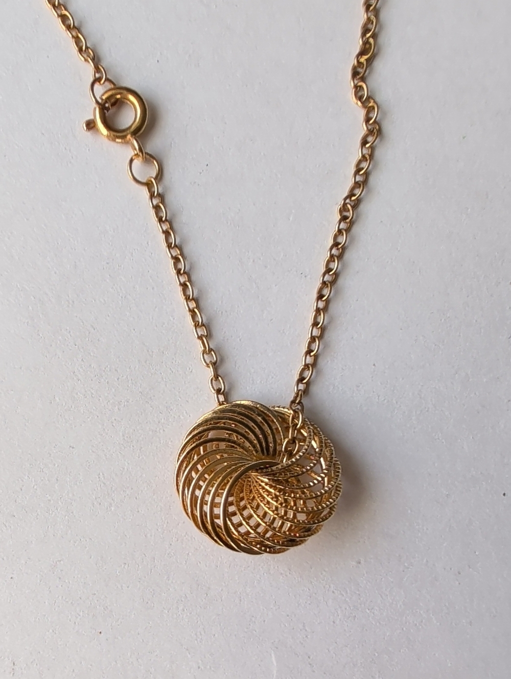 Vintage Gold Tone Swirl Pendant Necklace